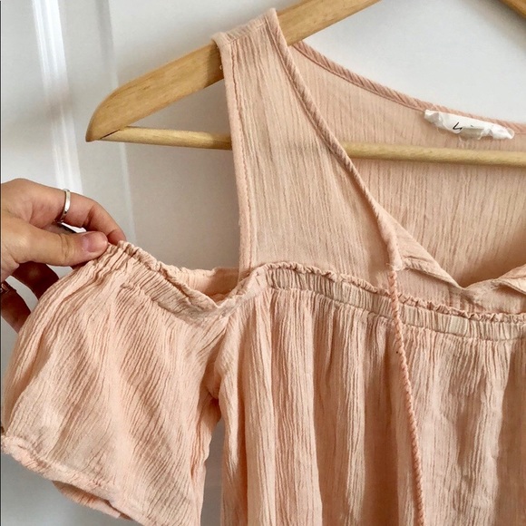 Boho Love Tree light pink cold shoulder top - Picture 2 of 3